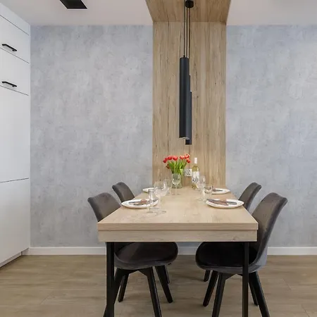 Apartment Four Season By Renters *