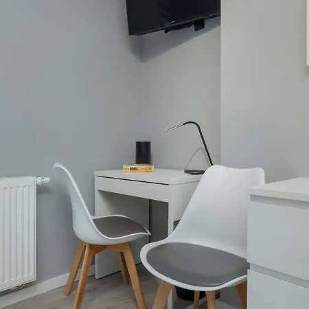 Four Season By Renters Apartment