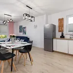 Four Season By Renters كولوبرزيغ