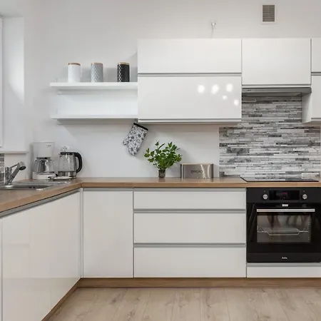 Four Season By Renters