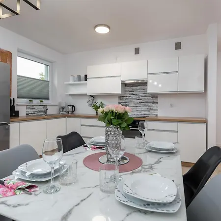 Four Season By Renters Apartman Kołobrzeg