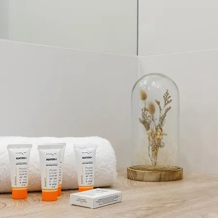 Four Season By Renters Apartment